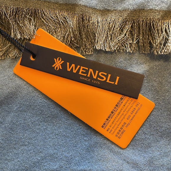 Wensli scarf - Picture 2 of 3